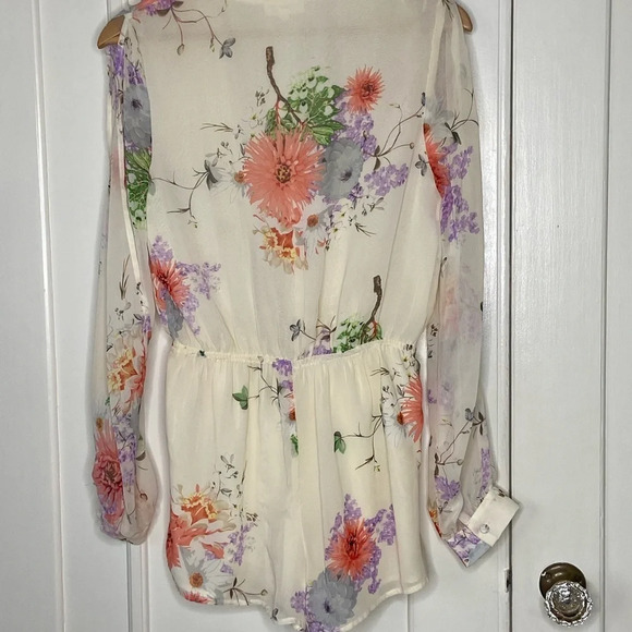 Cotton Candy LA romper cream floral print low cut  with a peek-a-boo tummy sexy - Picture 12 of 17